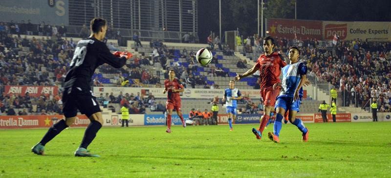 Foto portada: un moment del partit de la Copa del Rei entre el Sabadell i el Sevilla l'any 2014. Autor: R.Benet.