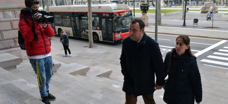 Maria Elena Pérez, a l'entrada del TSJC. Autor: J.d.A.