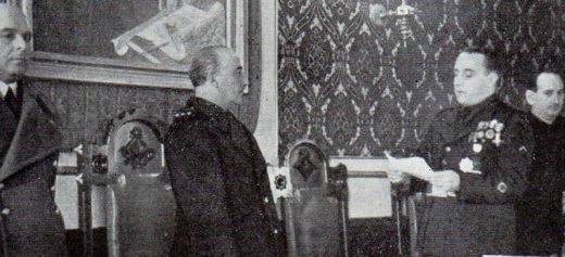 Discurs de benvinguda de Marcet (dreta) a Francisco Franco
