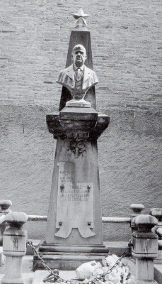 Mausoleu de Josep Rumeu Brujas al cementiri dels dissidents (1902