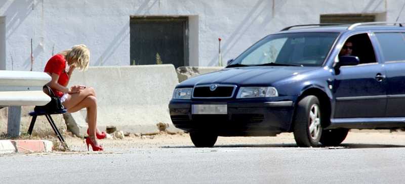 Les treballadors sexuals més fràgils treballen a peu de carretera