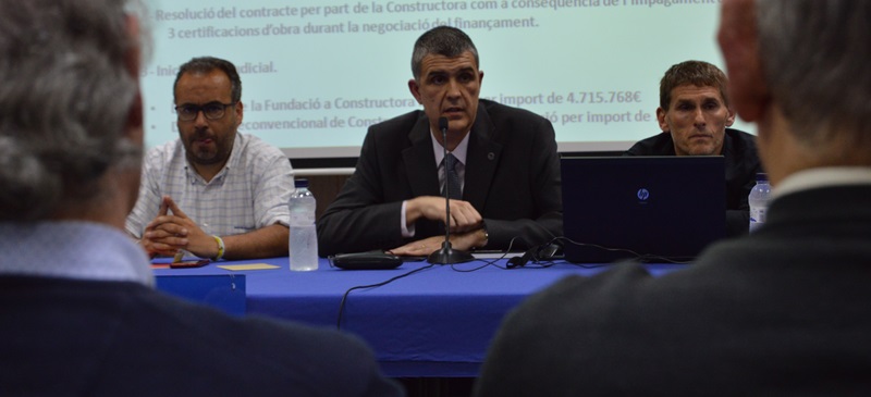 Foto portada: el vicepresident Raúl García, el president Claudi Martí i el nou adjunt a la presidència, Pere Carrasco. Autor: J.R.Costa-jussà.