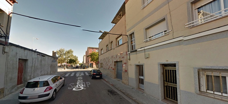 Foto portada. el carrer d'Alcubierre, on es va trobar el gall. Foto: Google Street View.
