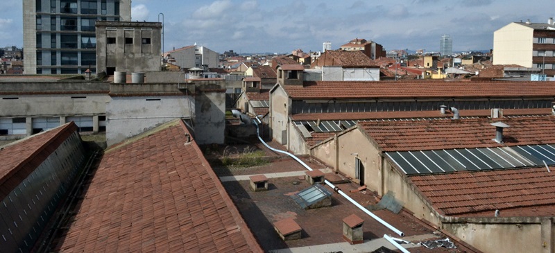 Totes les naus en primer terme s'enderrocaran. Imatge presa fa un temps i cedida a aquesta redacció.