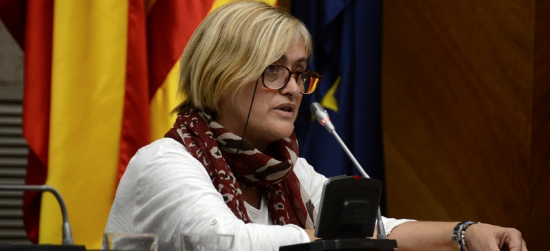 La portaveu de Guanyem, Marisol Martínez, intervenint sobre el cementiri. Autor: David B.