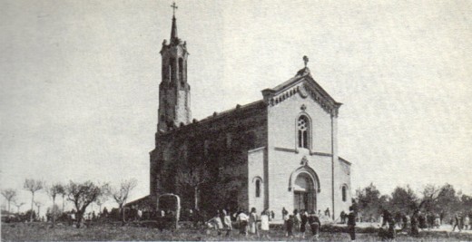 El Santuari amb el campanar construit el 1907.