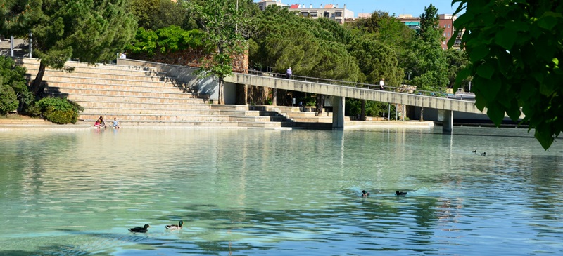 Foto portada: el llac, ple d'aigua de nou, i net, aquest dimarts. Autor. David B.