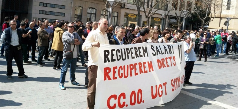 Foto portada: concentració del sindicats, aquest dimecres a la plaça Sant Roc. Autor: cedida.