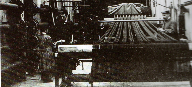 Disposició de l'ordit en un plegador de la fàbrica de Mateo Brujas. Autor desconegut/AHS-UES
