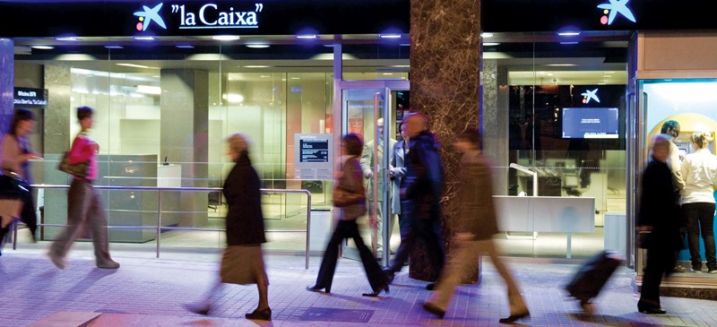 Foto portada: una oficina de CaixaBank. Autor: La Caixa / cedida.