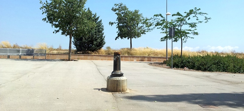 Una font al carrer Susqueda, a Torre-romeu, l'any 2013. Autor: J.d.A.