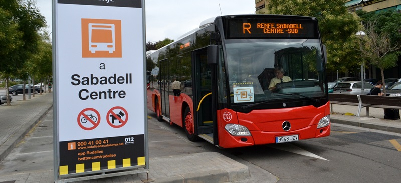 Foto portada: bus llançadora entre Sabadell Sud i el Centre. Autor: J.d.A.