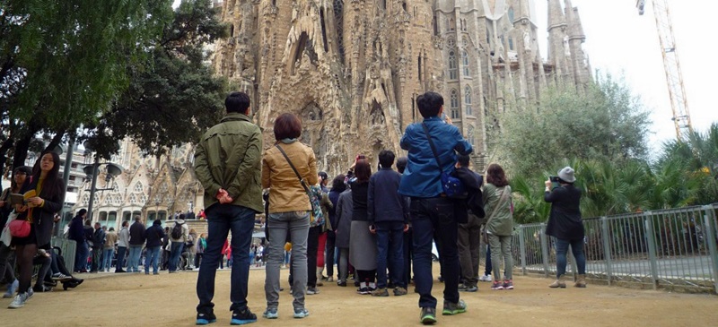 Foto portada: turistes a la Sagrada Família. Autor: Ajuntament de Barcelona.