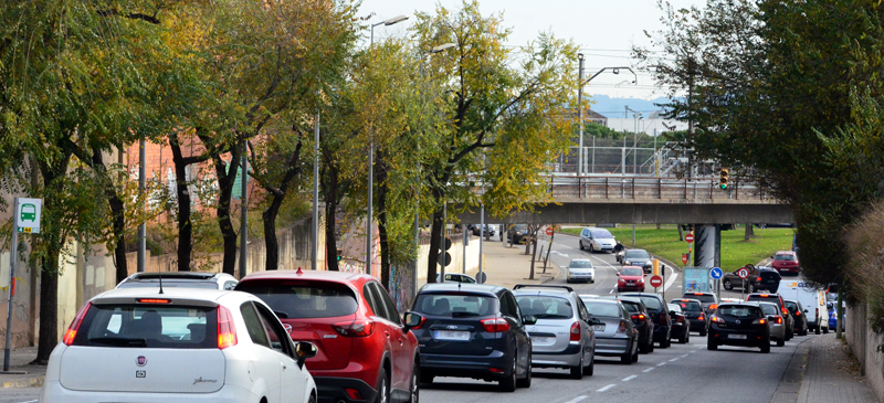 El pont sobre el Passeig de Can Feu, aquest divendres. Autor: David B.