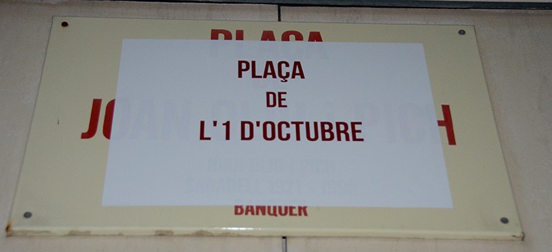 Foto portada: la nova plaça de l'1 d'octubre. Autor: David B.