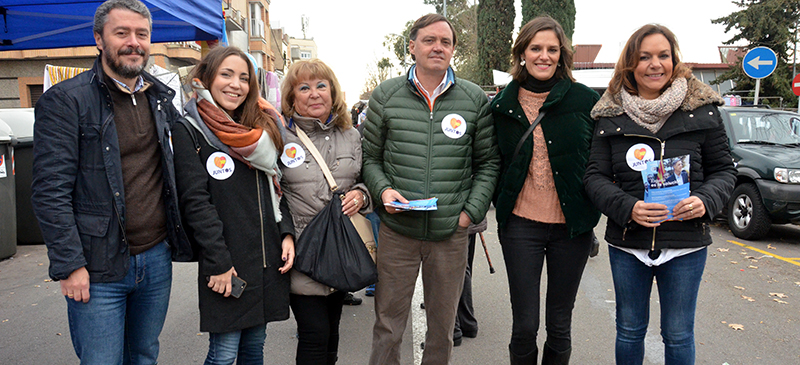 Foto portada: Garcia, la segona per la dreta, a Campoamor. Autor: David B.