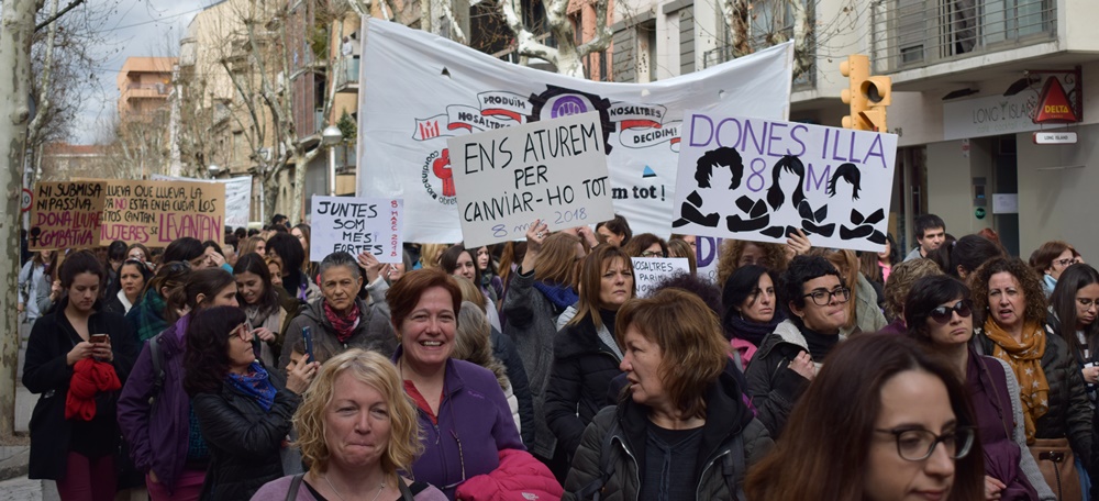 Capçalera de la vaga feminista d'aquest 8 de març. Autor: A. Pujadas.