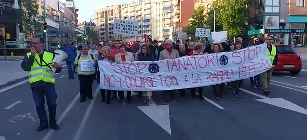 Foto portada: manifestants a la Rambla d'Ibèria. Autor: cedida.