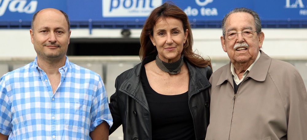 Foto portada: Octavi Pont, la directora de màrqueting del CE Sabadell, Ana Navés, i Feliu Pont. Autor: CE Sabadell / cedida. 