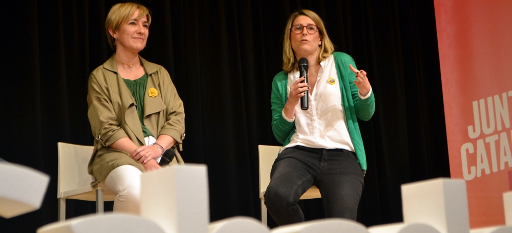 Foto portada: la diputada Lourdes Ciuró i Elsa Artadi, a l'Espai Cultura Sabadell. Autor: J.d.A.