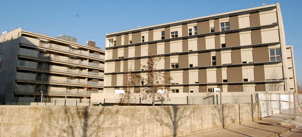 Foto portada: pisos públics a Torre-romeu. En concret, és la promoció La Serra 3.