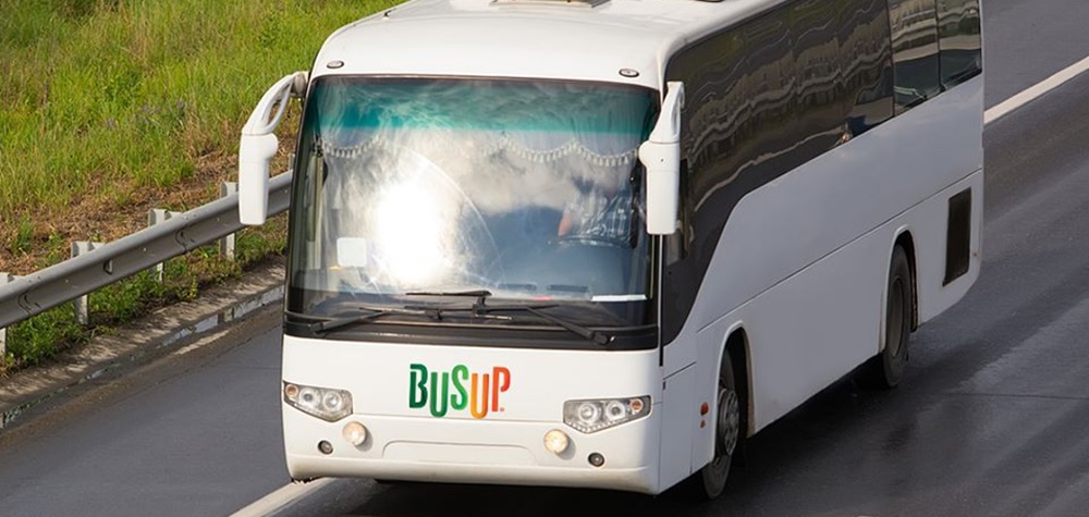 Foto portada: un autobús de l'empresa BusUp. Autor: BusUp via Facebook.