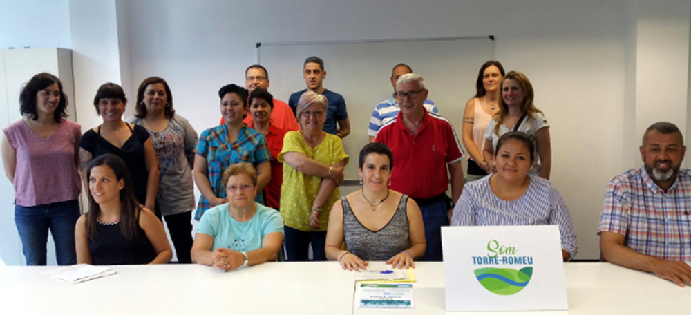 Foto portada: veïns i membres d'entitats participants del pla Som Torre-romeu. Autor: Aj. Sabadell