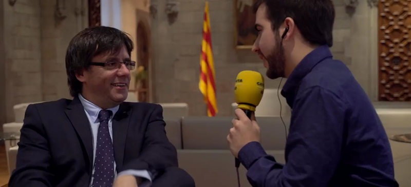 Foto portada: Ustrell (dreta) entrevistant el president de la Generalitat.
