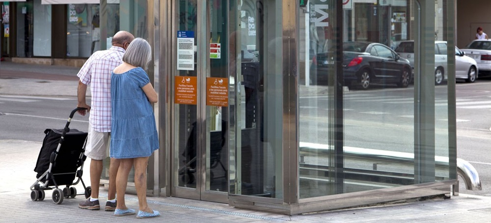 Ascensor dels FGC a La Creu Alta