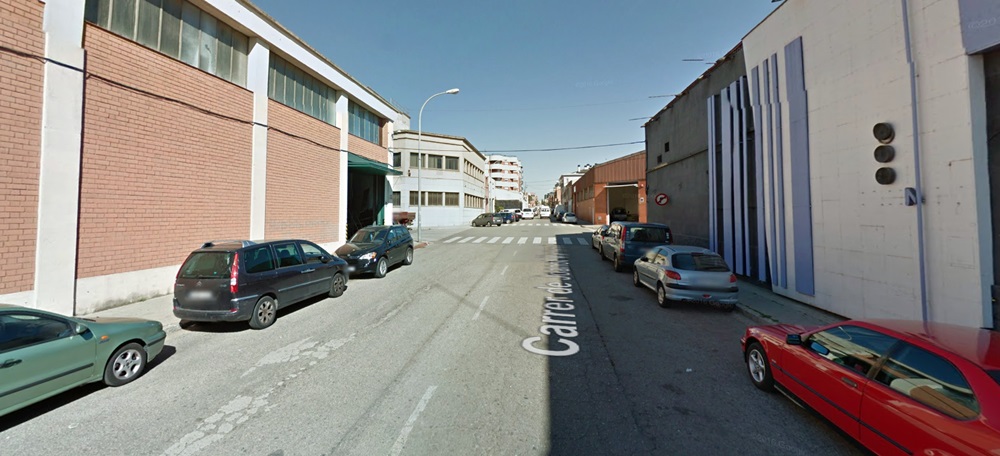 Foto portada: el carrer de Joanot Martorell, on va produir-se l'accident.