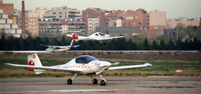 Avionetes a l'Aeroport de Sabadell. Autor: David B.