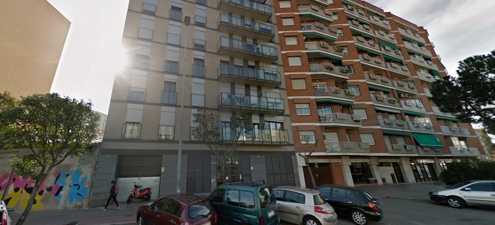 Foto portada: l'edifici del carrer Puig i Cadafalch, on va produir-se l'incendi. Autor: Google Street View.