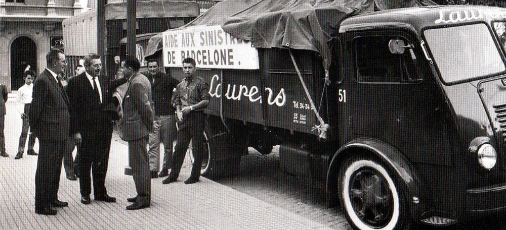 Foto portada: Llonch, amb un convoi d'ajuda als damnificats.