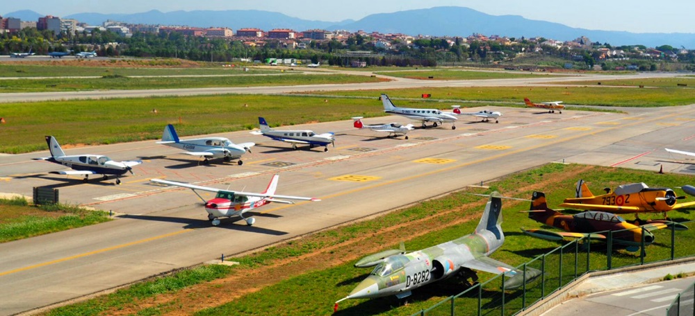 Foto portada: les aeronaus, a l'Aeroport de Sabadell. Foto: @aena via Twitter.