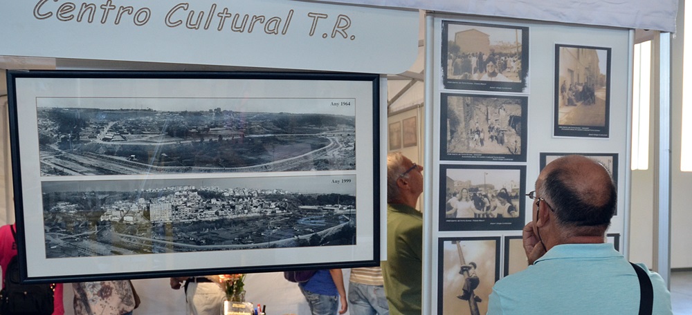 Foto portada: estand del Centro Cultural, una de les entitats més històriques de la zona. Autor: J.d.A.