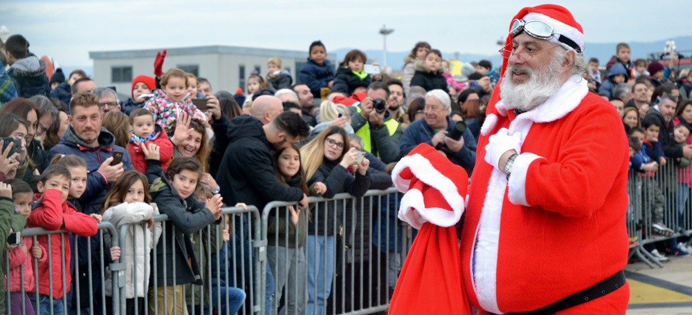 Foto portada: arribada del Pare Noël, a l'Aeroport. Autor: J.d.A.