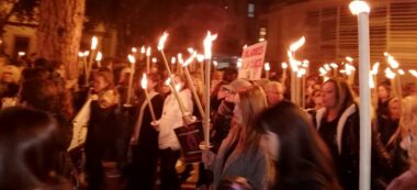 Foto portada: sortida de la manifestació a la plaça Vallès. .Autor: @DonesERC_SBD via Twitter.