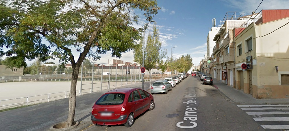 Foto portada: el carrer dels Reis Catòlics. Foto via Google Street View.