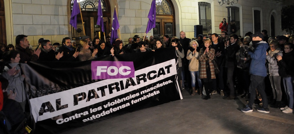 Foto portada: concentració aquest vespre a la plaça Sant Roc. Autor: E.B