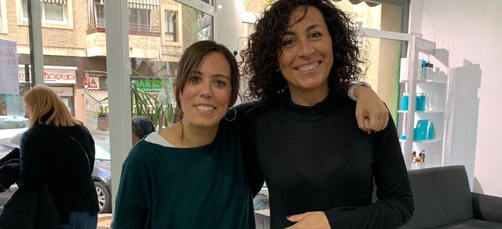 Foto portada: l'alcaldable del PSC, Marta Farrés, i Montse González. Autor: cedida.