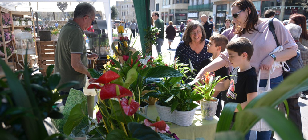 Foto portada: aspecte de la Festa de les flors, aquest diumenge. Autor: David B.