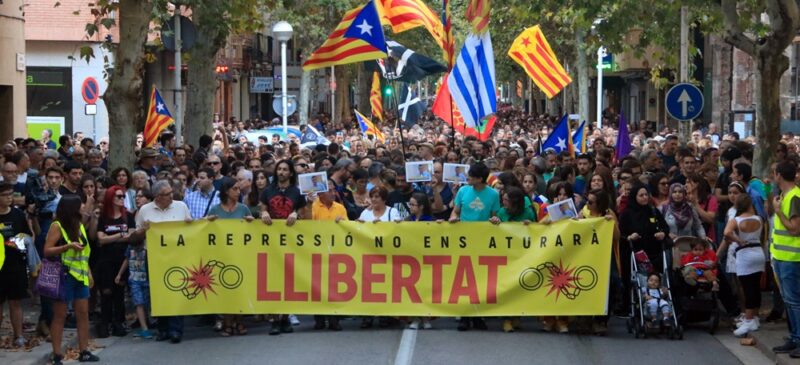 Pla general de la capçalera de la manifestació a Sabadell per demanar l'alliberament dels CDR empresonats, el 28 de setembre del 2019. (Horitzontal)