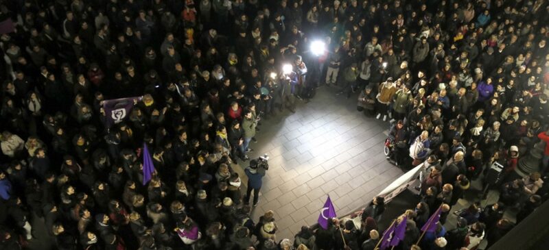 Vista aèria de la concentració de rebuig a la violació múltiple de Sabadell, el 4 de febrer de 2019 (horitzontal)