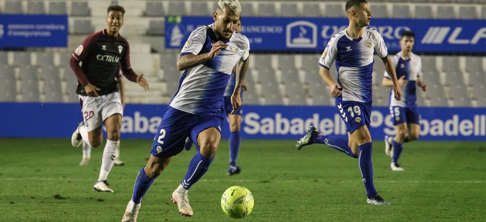 Foto portada: Stoichkov, durant el Sabadell - Albacete. Autor: CE Sabadell.