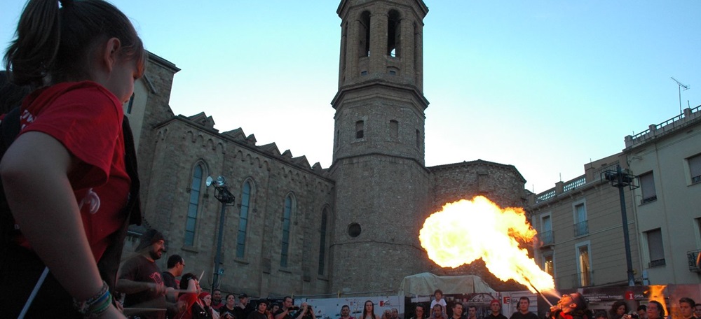 Foto portada: el campanar de Sant Fèlix, durant el festival Sabadell, Festa i Tradició de l'any 2012. Autor: David B.