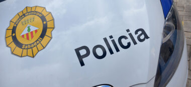 Foto portada: un vehicle de la Policia Municipal. Autor: cedida.