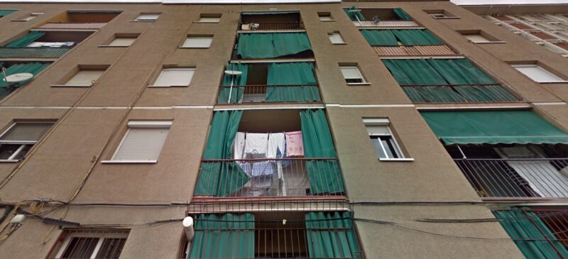 Foto portada: el bloc del carrer de les Cosidores. Autor: Google Street View,. 