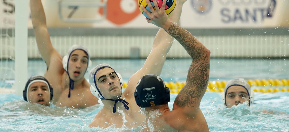 Foto portada: partit de waterpolo entre el CN Catalunya i el CN Sabadell. Autor: RFEN.