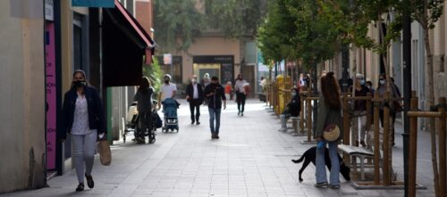 Foto portada: el carrer de l'Escola Industrial, al Centre. Autora: Alba Garcia.