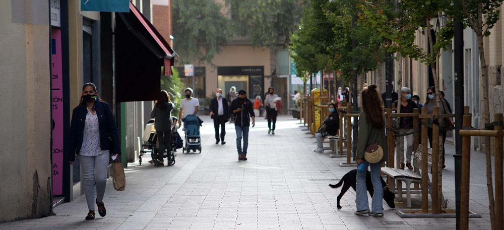 Foto portada: el carrer de l'Escola Industrial, al Centre. Autora: Alba Garcia.